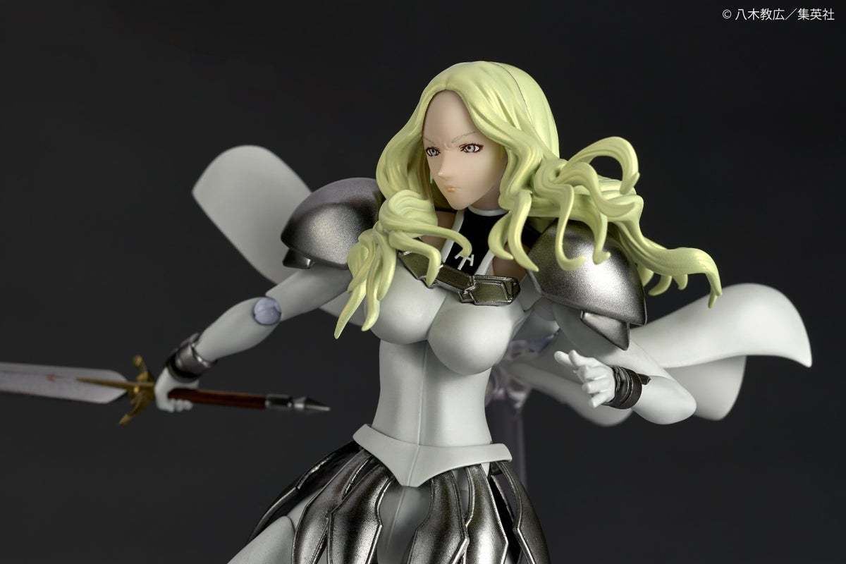 Revoltech Smiling Teresa - Claymore