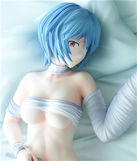 Ayanami-Rei-lying-on-hospital-bed-Evangelion-16