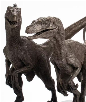 Velociraptors-Bronze-Jurassic-Park-3-18
