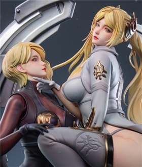 Blonde-Mature-Woman-Commander-NieR-Automata