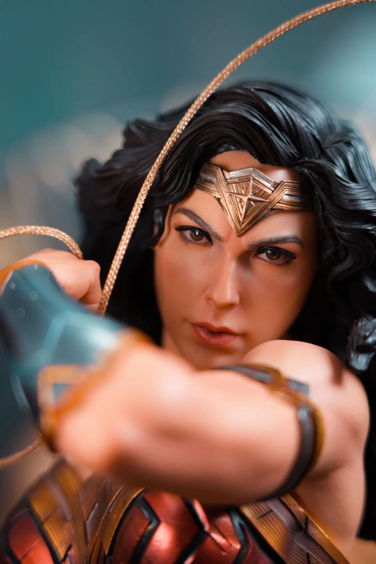 เบื้องหลังงานปั้นพร้อมภาพถ่ายสวย ๆ ของ Wonder Woman Queen Studios