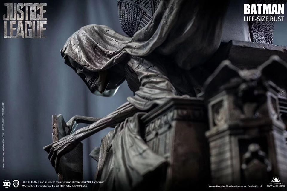Queen Studios เผยภาพทีเซอร์งานบัสขนาดเท่าตัวจริง Batman