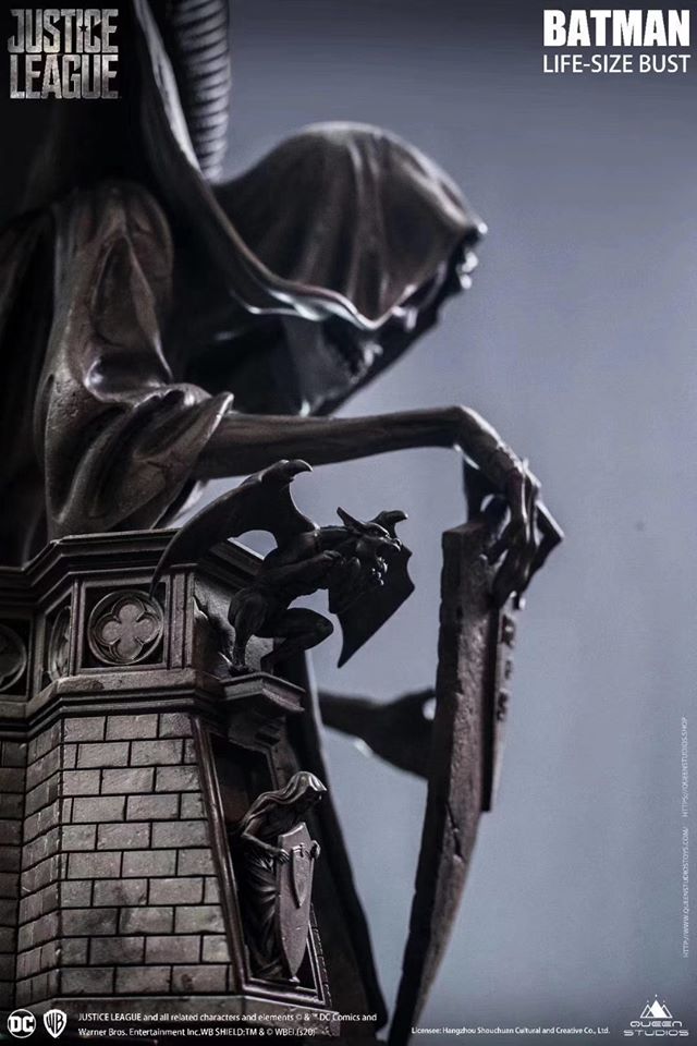 Queen Studios เผยภาพทีเซอร์งานบัสขนาดเท่าตัวจริง Batman