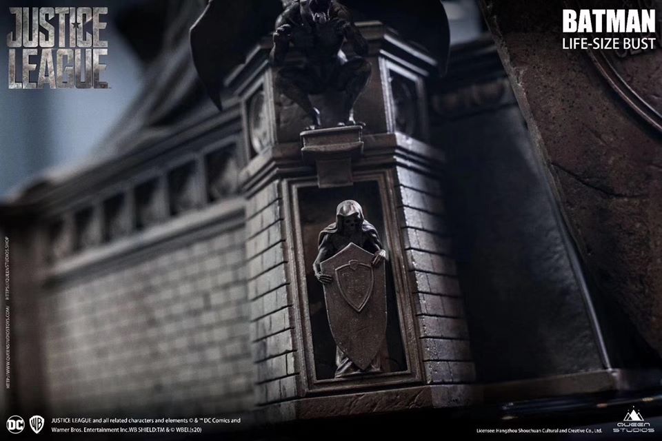 Queen Studios เผยภาพทีเซอร์งานบัสขนาดเท่าตัวจริง Batman
