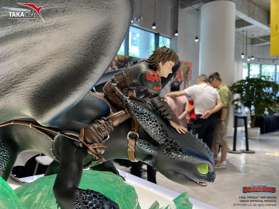 ชมภาพถ่ายสินค้าจริง How To Train Your Dragon: Hiccup & Toothless