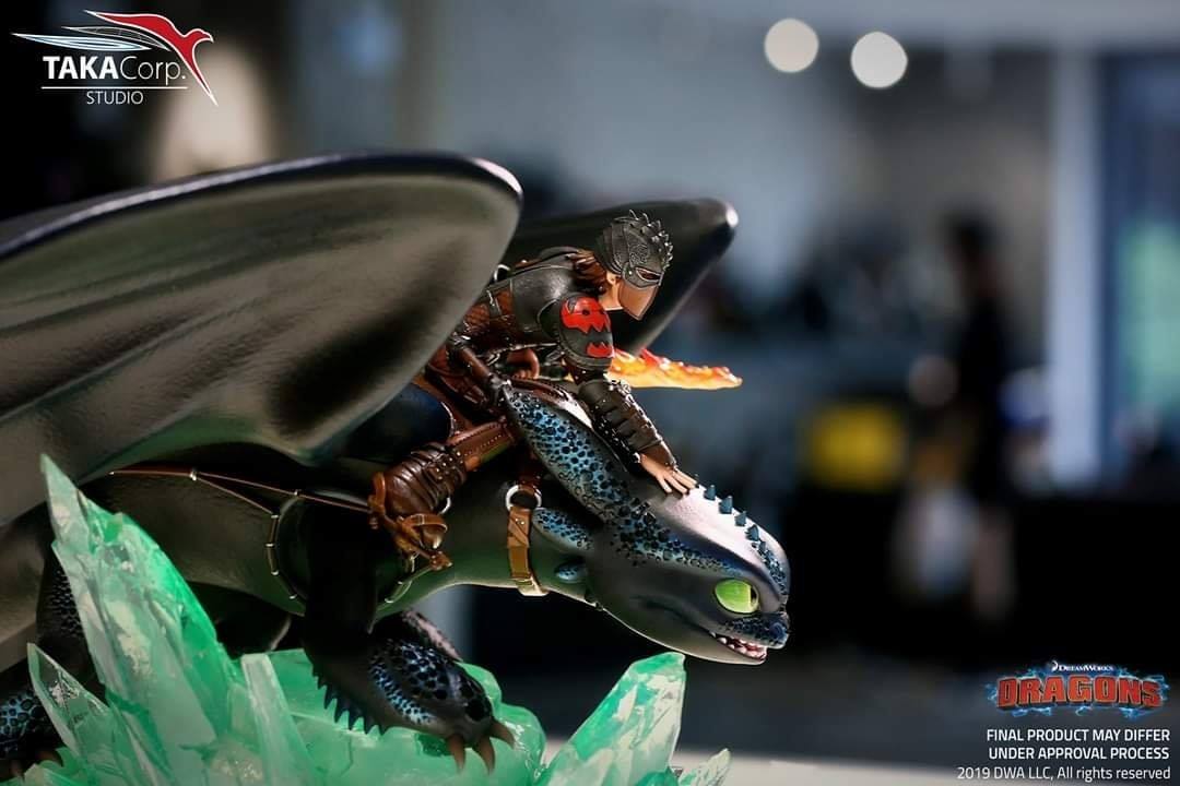 ชมภาพถ่ายสินค้าจริง How To Train Your Dragon: Hiccup & Toothless
