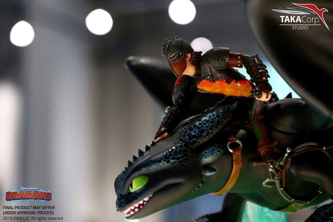 ชมภาพถ่ายสินค้าจริง How To Train Your Dragon: Hiccup & Toothless