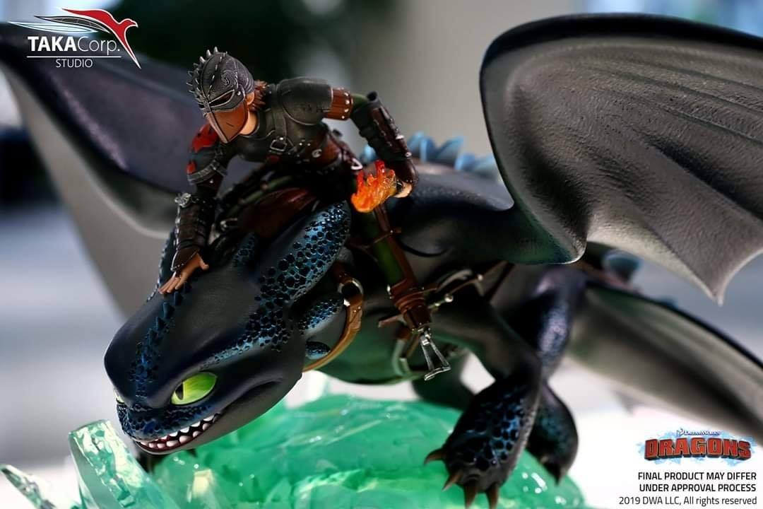 ชมภาพถ่ายสินค้าจริง How To Train Your Dragon: Hiccup & Toothless