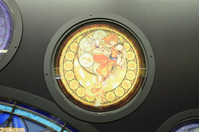 ไปชมงาน Kingdom Heart Memorial Stained Glass Clock ที่สถานีรถไฟชินจูกุ