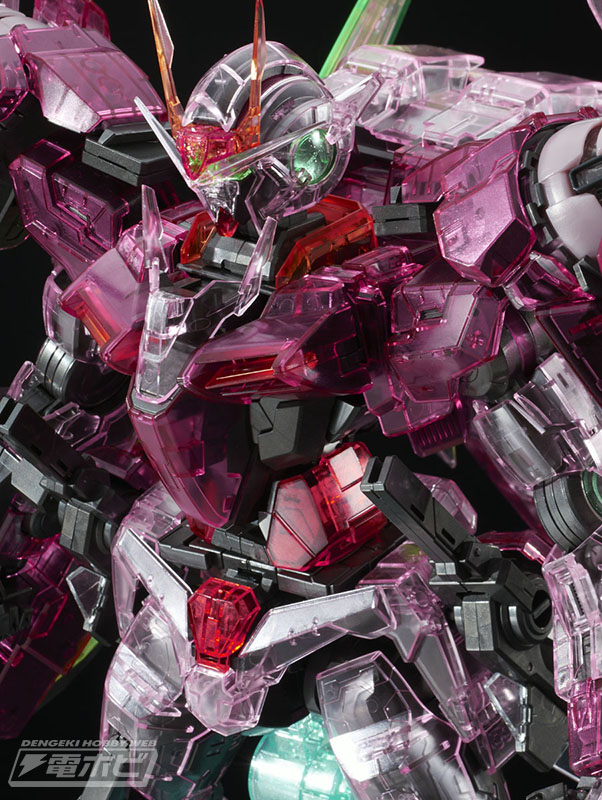 เตรียมจัดหนักอีกรอบ กับ Mobile Suit Gundam 00 รุ่น Perfect Grade พร้อมไฟ LED และเฟรมใส
