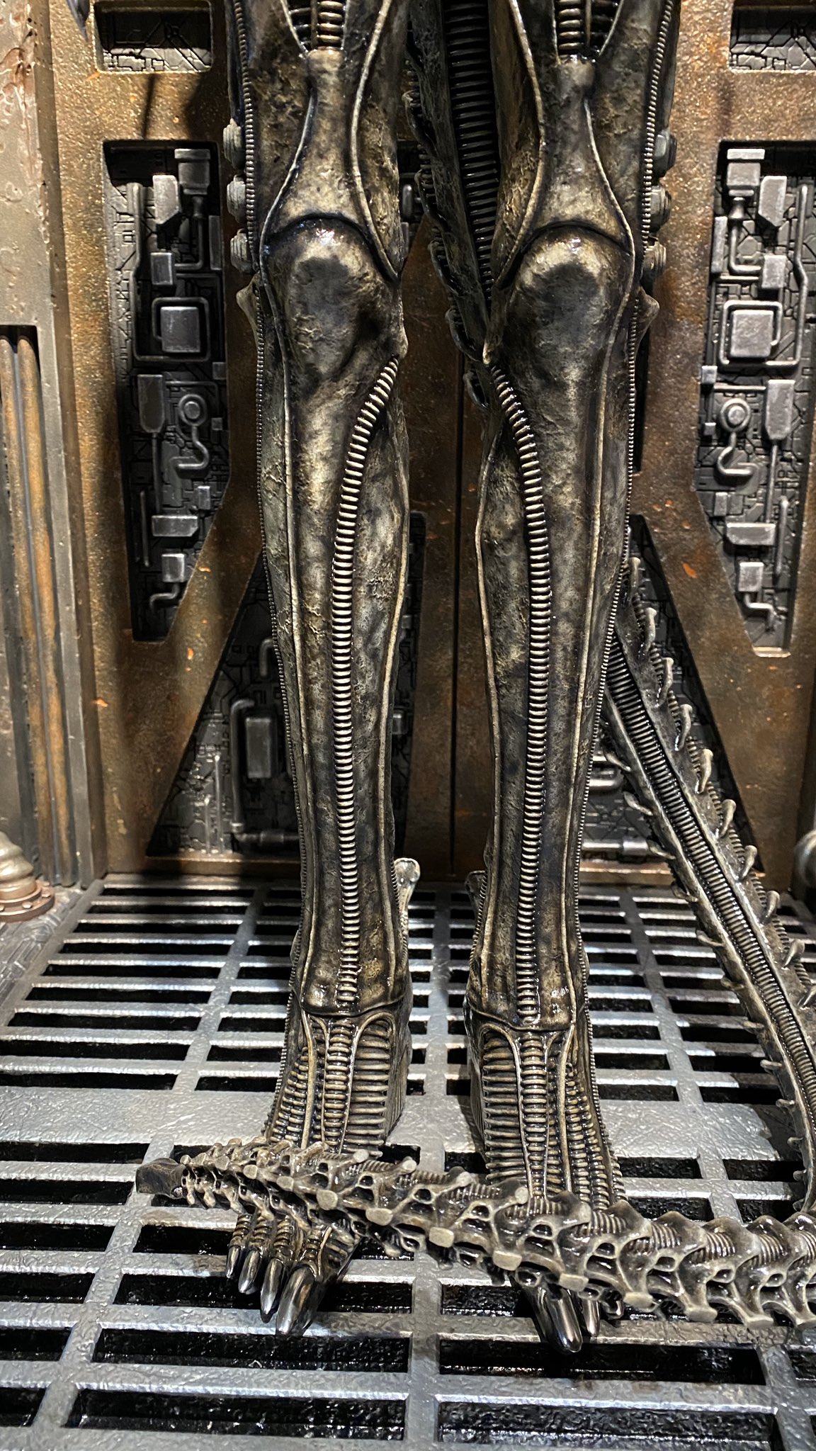 ชัด ๆ กับภาพถ่ายจากสินค้าจริงของ Alien & Predator ค่าย Prime1Studio