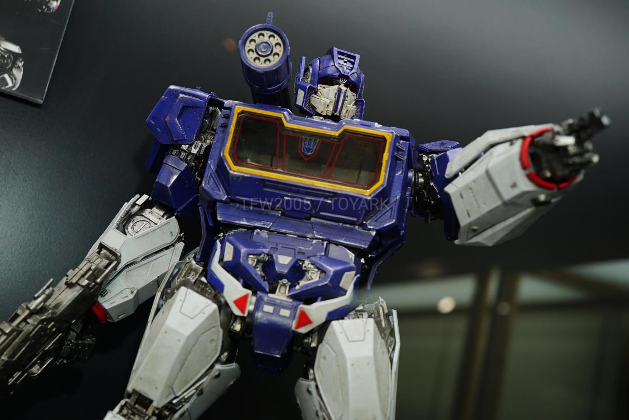 รวมภาพถ่ายหุ่น Transformer ค่าย Threezero ในงาน Toy Fair 2020