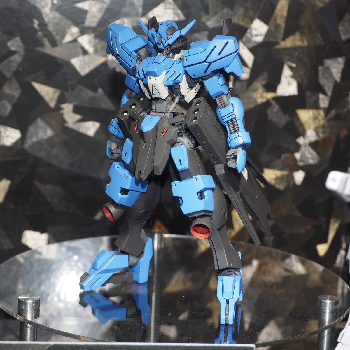ชมภาพ GUNDAM VIDAR ลงสีอย่างงาม