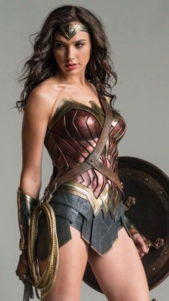 Wonder Women Hot Toys