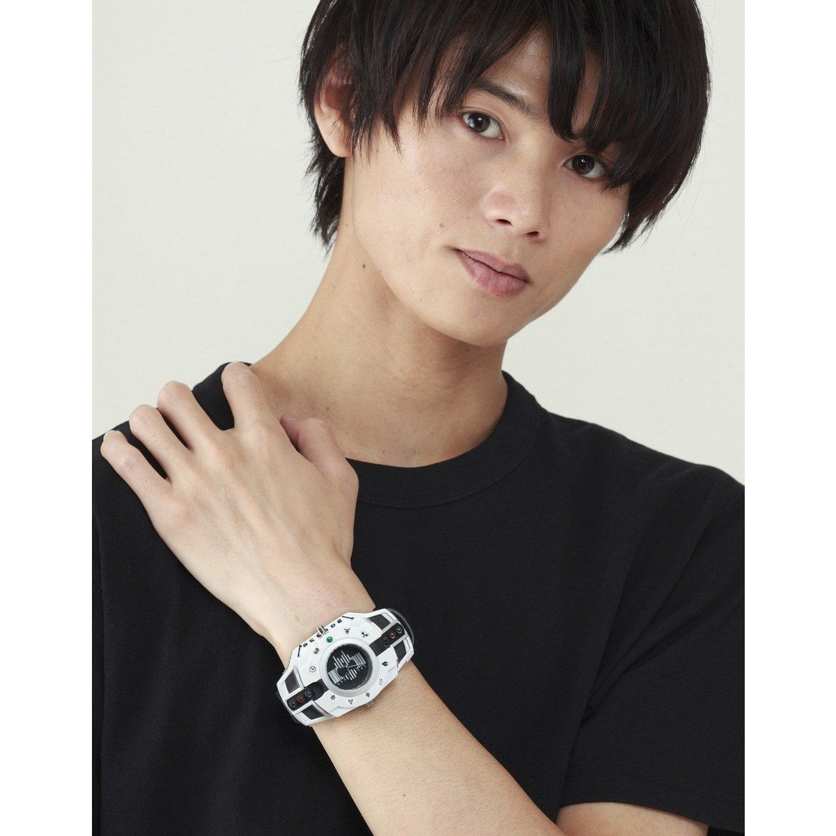 สวยไม่หยอก กับนาฬิกา Kamen Rider Decade สินค้าใหม่จากซีรีส์ LIVE ACTION WATCH ของ Premium Bandai