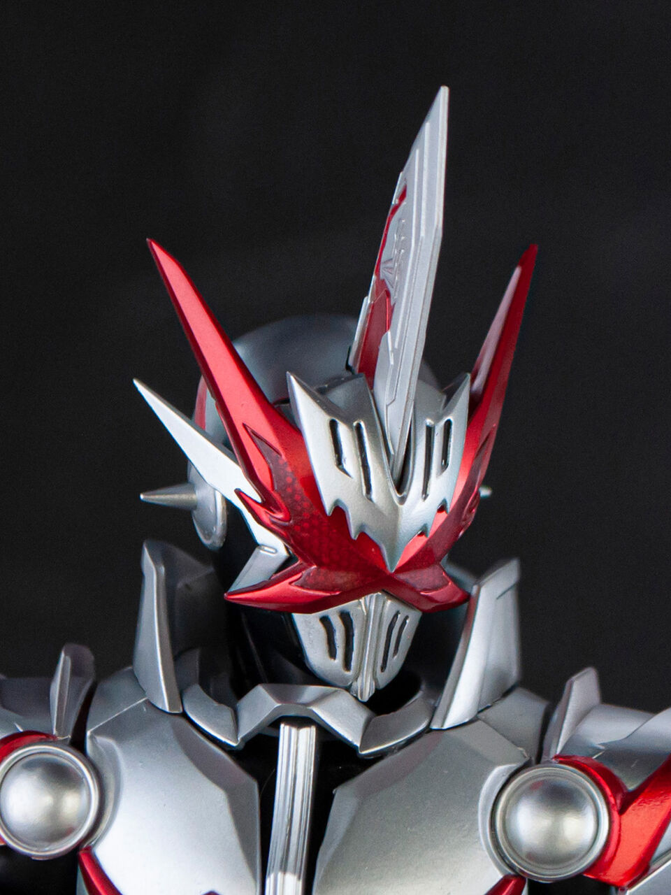 พรีวิวงาม ๆ SHFiguarts Kamen Rider Holy Blade Dragonic Knight