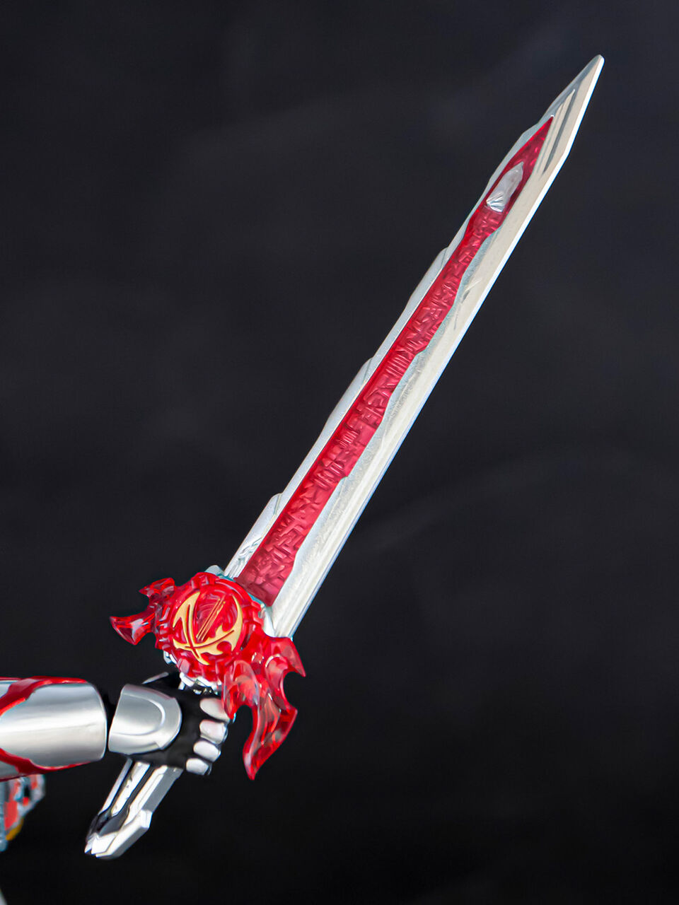 พรีวิวงาม ๆ SHFiguarts Kamen Rider Holy Blade Dragonic Knight