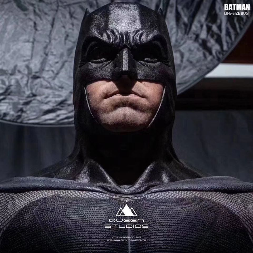 Queen Studios เผยภาพทีเซอร์งานบัสขนาดเท่าตัวจริง Batman