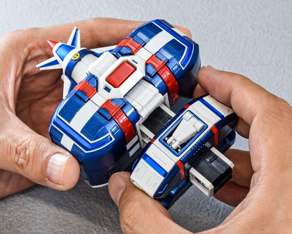 ออฟฟิเชียลพรีวิวแรก กับหุ่น Super Alloy Soul GX-88 Armored Fleet Dairugger XV