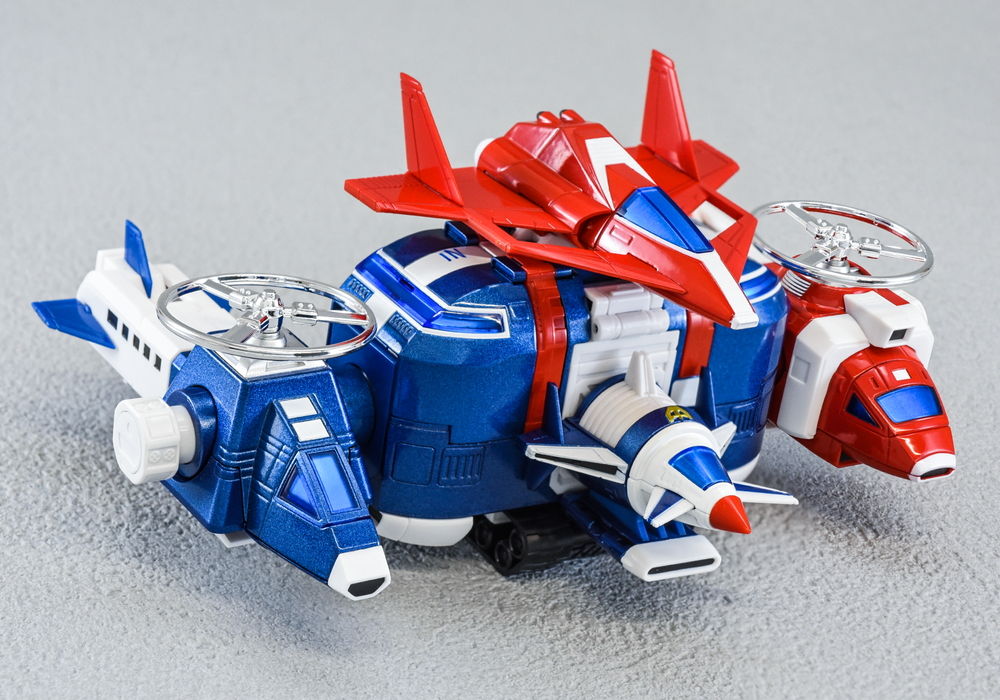 ออฟฟิเชียลพรีวิวแรก กับหุ่น Super Alloy Soul GX-88 Armored Fleet Dairugger XV