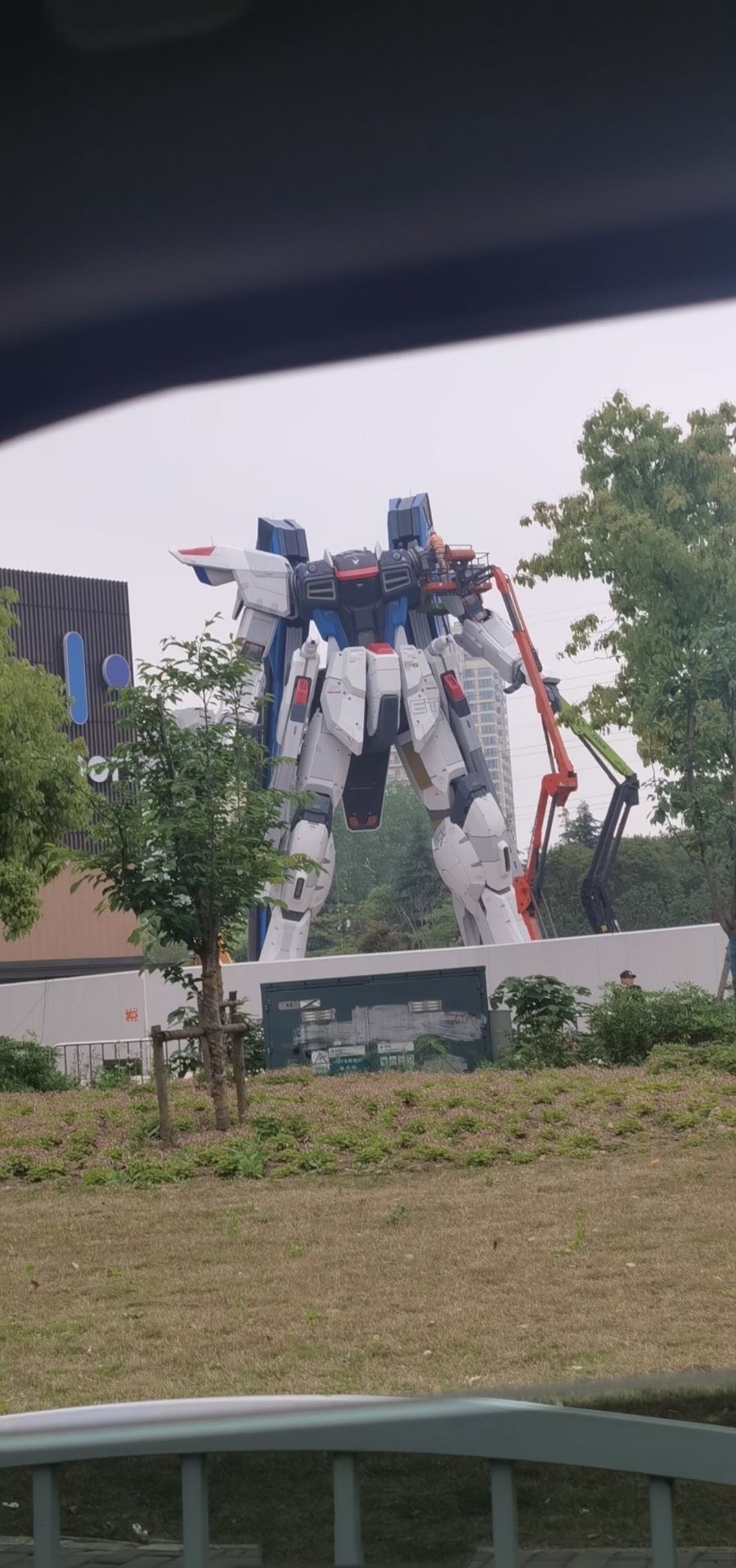 โชว์ตัวแบบเต็มรูปแบบ กับ Freedom Gundam ขนาดเท่าที่เซี่ยงไฮ
