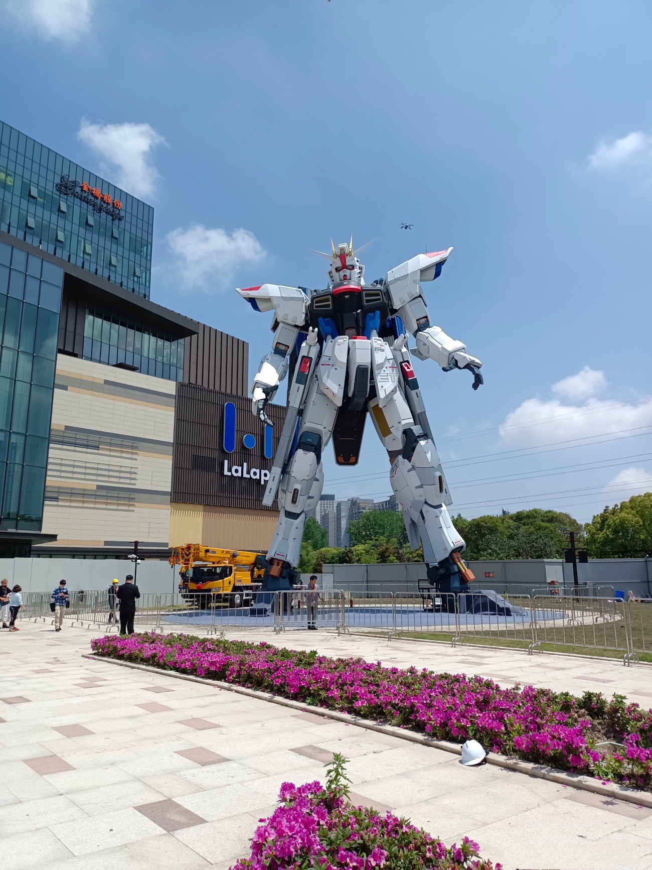 โชว์ตัวแบบเต็มรูปแบบ กับ Freedom Gundam ขนาดเท่าที่เซี่ยงไฮ