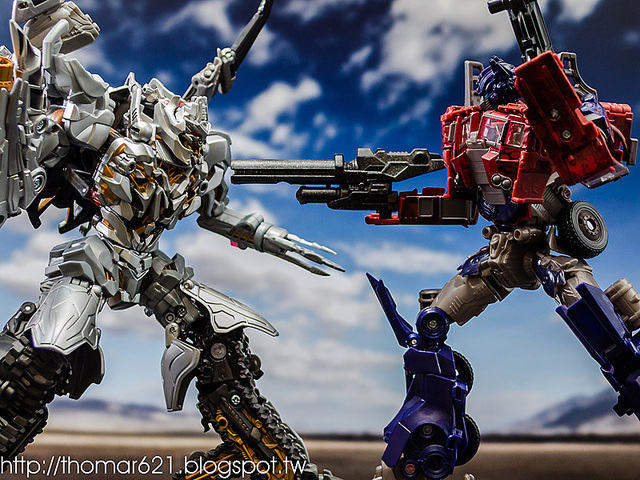 รีวิวของเล่น Transformer จาก Takara Tomy ที่แบบว่า อีกนิดก็จะเจ๋งขึ้นอีกเยอะเลย