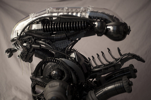 โหดไหม? งานบัสเอเลี่ยนที่สร้างจาก Lego!!