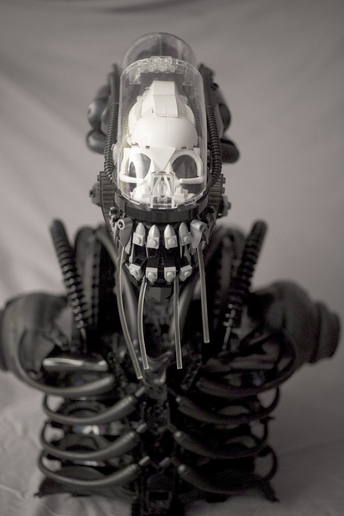 โหดไหม? งานบัสเอเลี่ยนที่สร้างจาก Lego!!