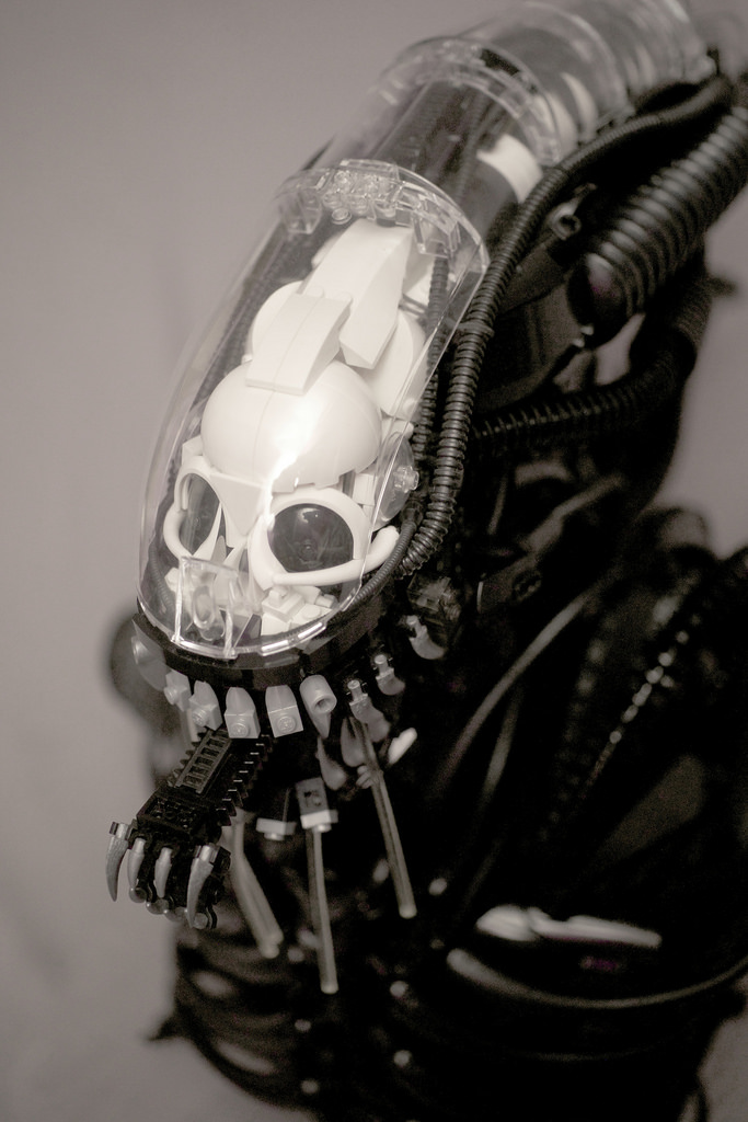 โหดไหม? งานบัสเอเลี่ยนที่สร้างจาก Lego!!