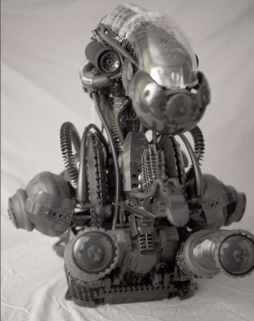 โหดไหม? งานบัสเอเลี่ยนที่สร้างจาก Lego!!