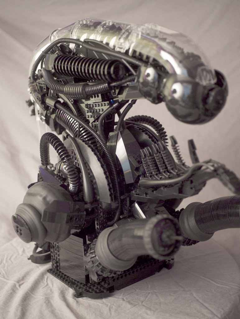 โหดไหม? งานบัสเอเลี่ยนที่สร้างจาก Lego!!