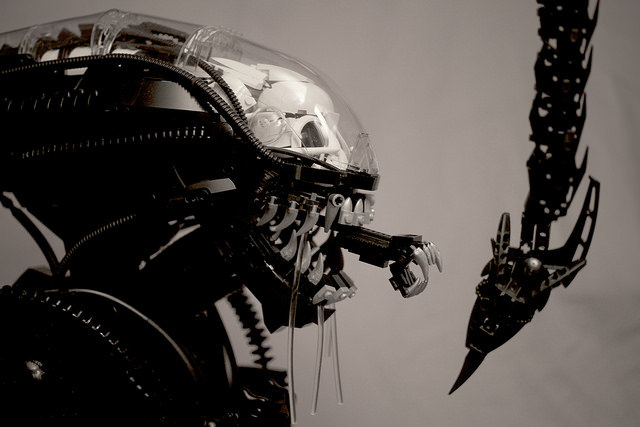 โหดไหม? งานบัสเอเลี่ยนที่สร้างจาก Lego!!