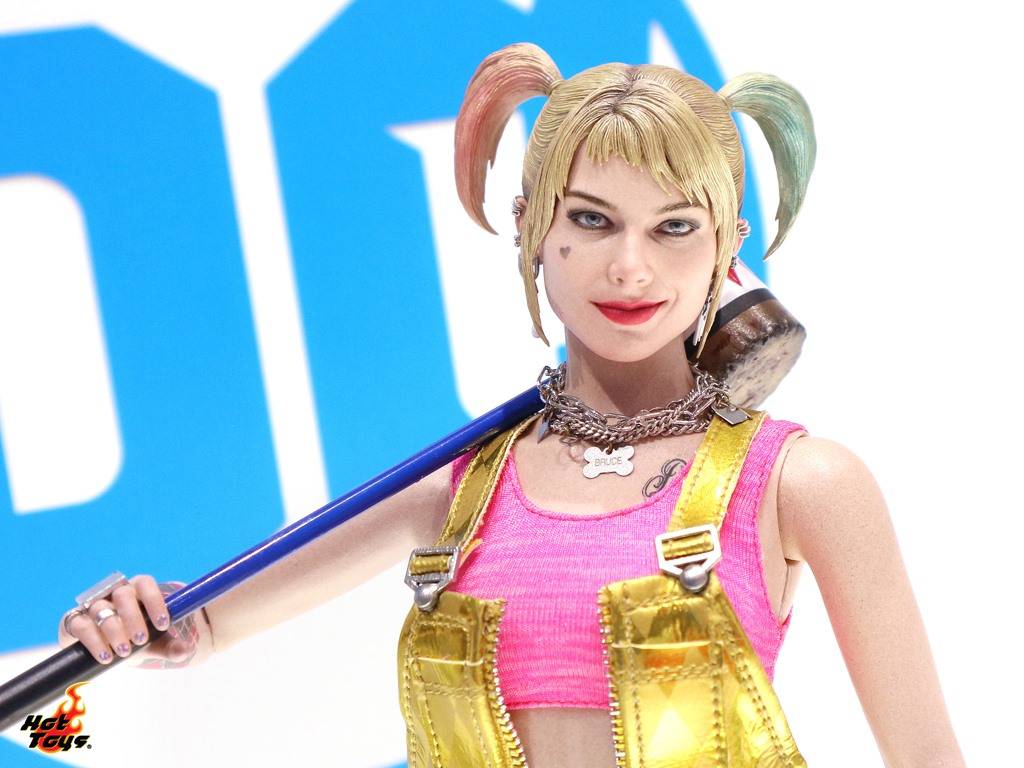 ภาพถ่ายสินค้าใหม่ของฮีโร่ค่าย DC ที่ Hot Toys ขนไปโชว์ในงาน DC All Stars