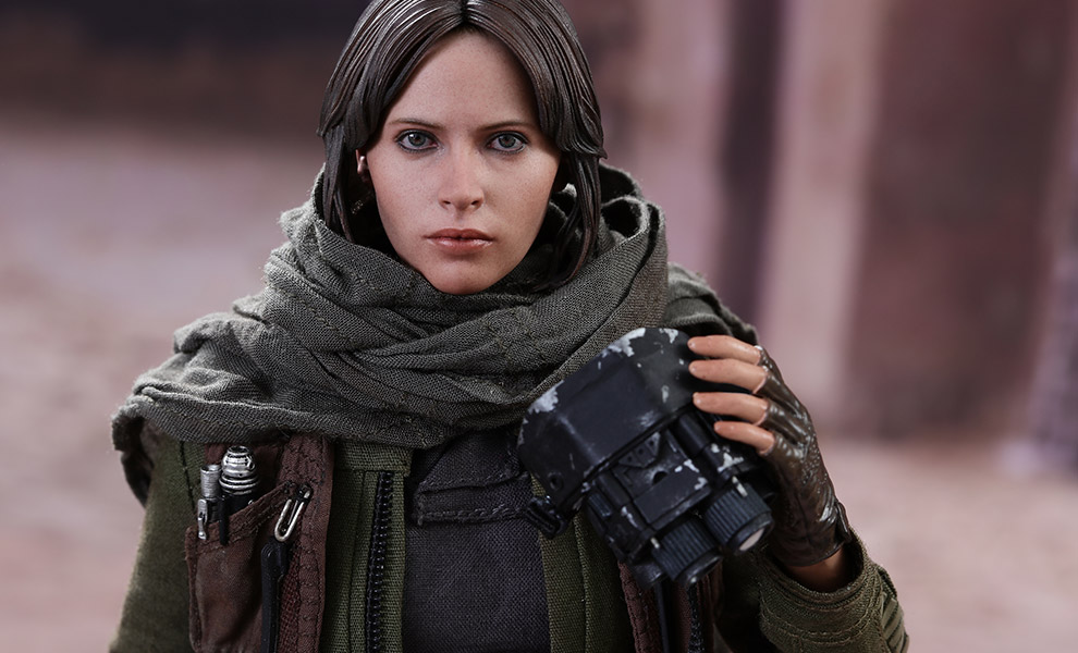 ชมภาพสินค้า Jyn Erso (Deluxe Version) จากภาพยนต์ฟอร์มยักษ์ Star Wars : Rogue One