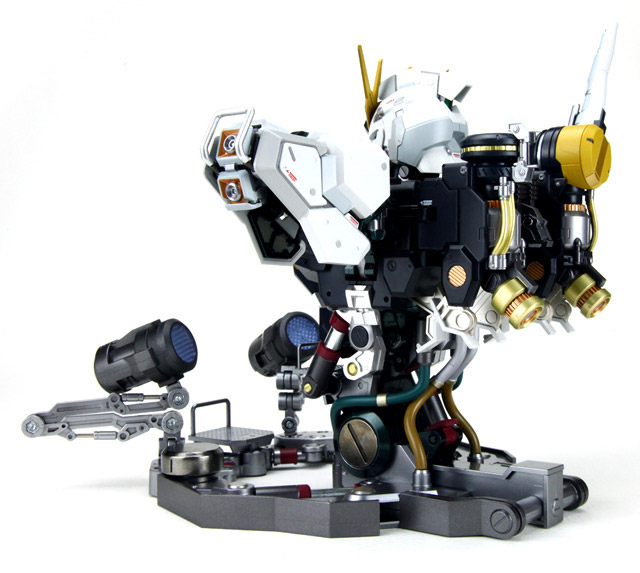 รีวิวทุกมุม กับพลาโมสุดงาม FORMANIAEX RX-93 VGUNDAM