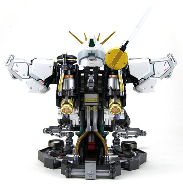 รีวิวทุกมุม กับพลาโมสุดงาม FORMANIAEX RX-93 VGUNDAM