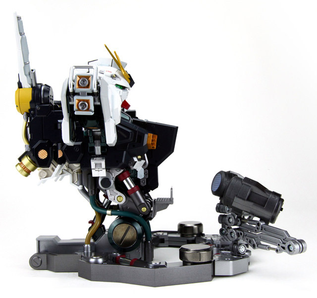 รีวิวทุกมุม กับพลาโมสุดงาม FORMANIAEX RX-93 VGUNDAM