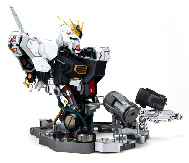 รีวิวทุกมุม กับพลาโมสุดงาม FORMANIAEX RX-93 VGUNDAM