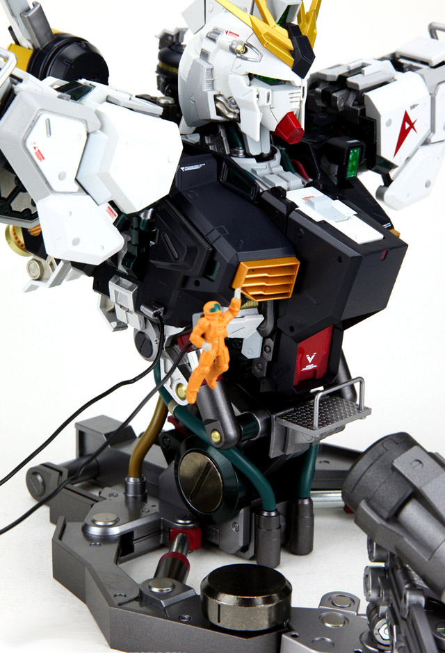 รีวิวทุกมุม กับพลาโมสุดงาม FORMANIAEX RX-93 VGUNDAM