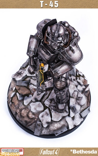 ฟิกเกอร์งาม ๆ ของ Power armor T-45 ถือปืนไรเฟิลเลเซอร์ จากเกมส์ Fallout 4