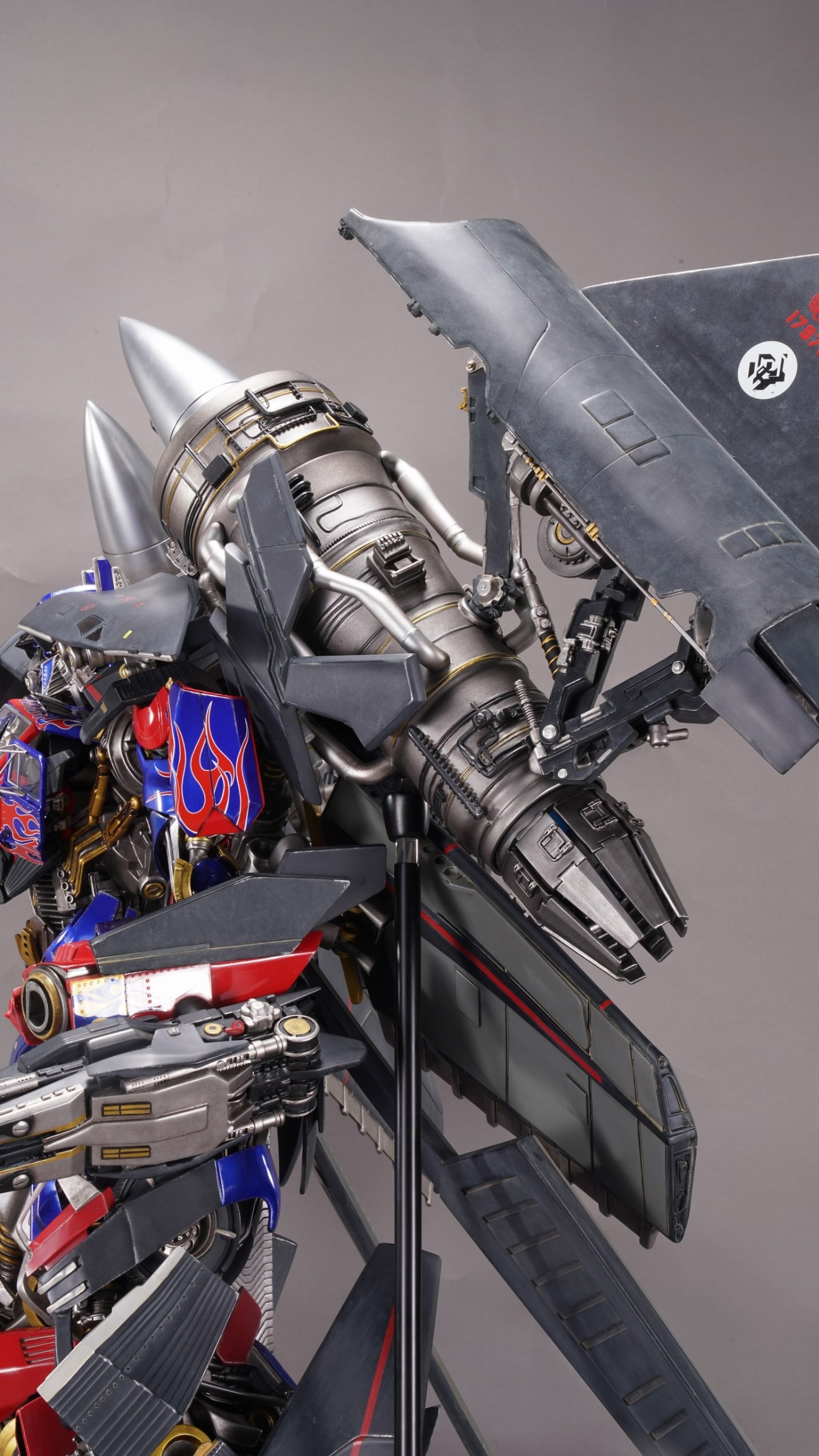Prime1Studio เตรียมแจกก้านค้ำสำหรับ Optimus Prime Jet Power