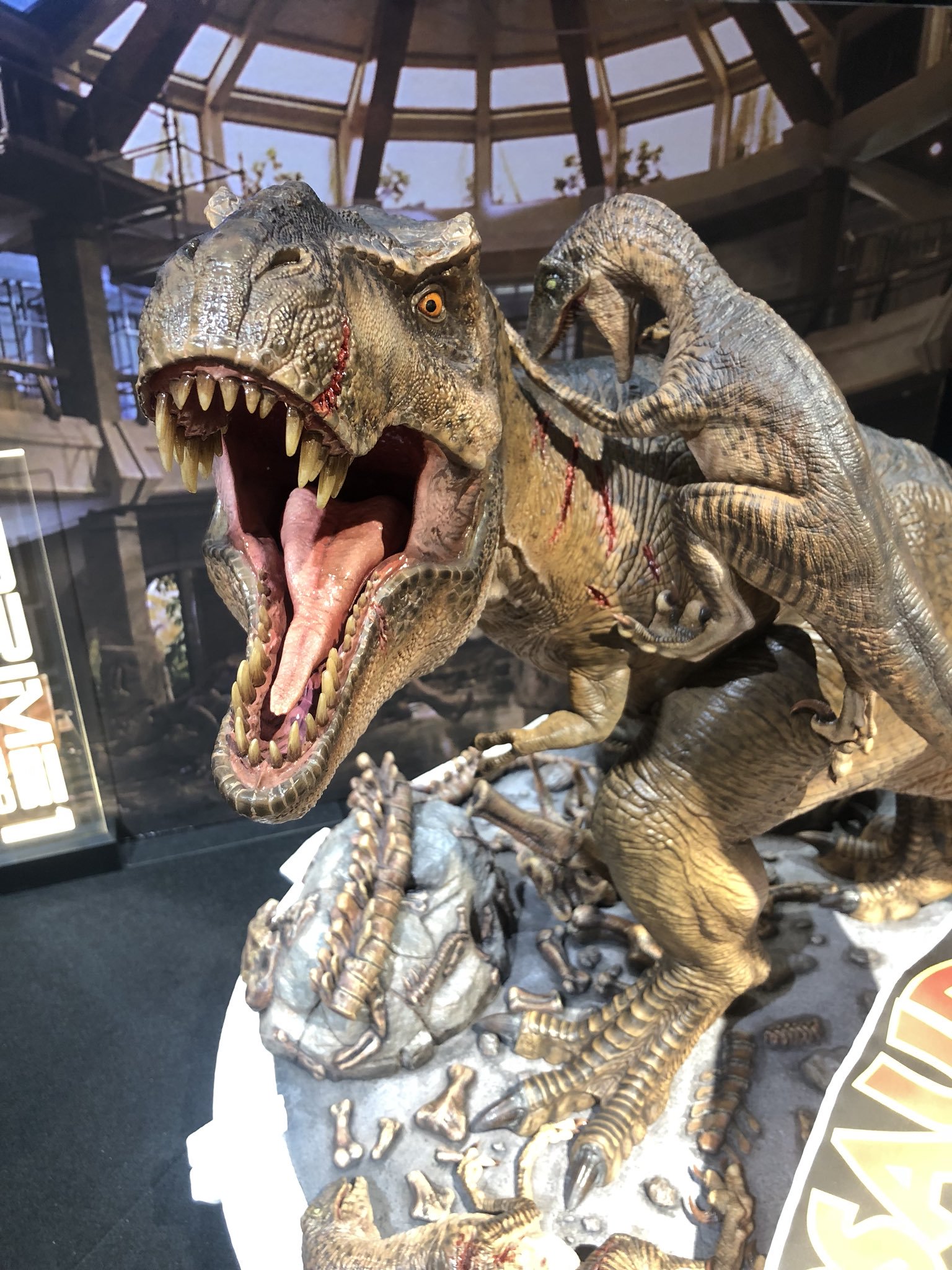 อลังการงานโชว์ กับธีมสวน Jurassic Park ที่จัดแสดงโชว์อยู่ที่ช็อป Prime1Studio ประเทศญี่ปุ่น