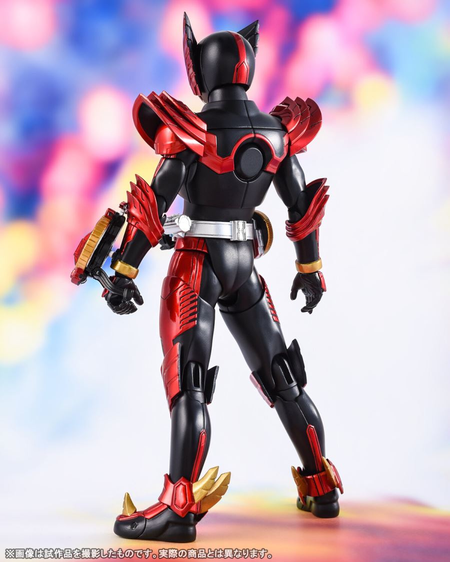 ออฟฟิเชียลพรีวิวงาม ๆ ของ S.H.Figuarts (Shinkocchou Seihou) Kamen Rider OOO Tajadol Combo