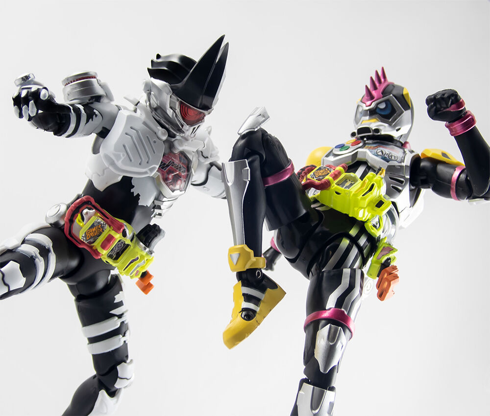 ภาพพรีวิวสินค้า SHFiguarts Kamen Rider Genm Zombie Action Gamer Level X-0
