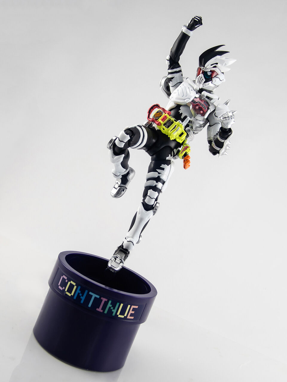ภาพพรีวิวสินค้า SHFiguarts Kamen Rider Genm Zombie Action Gamer Level X-0